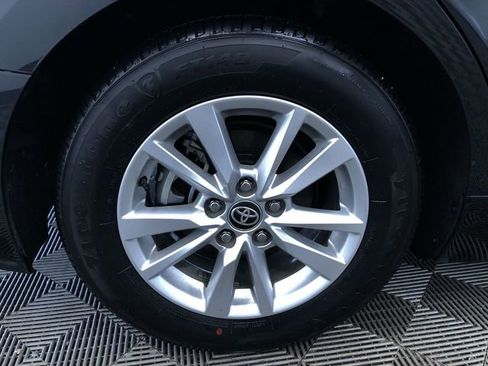 Used 2025 Toyota Camry LE image 17