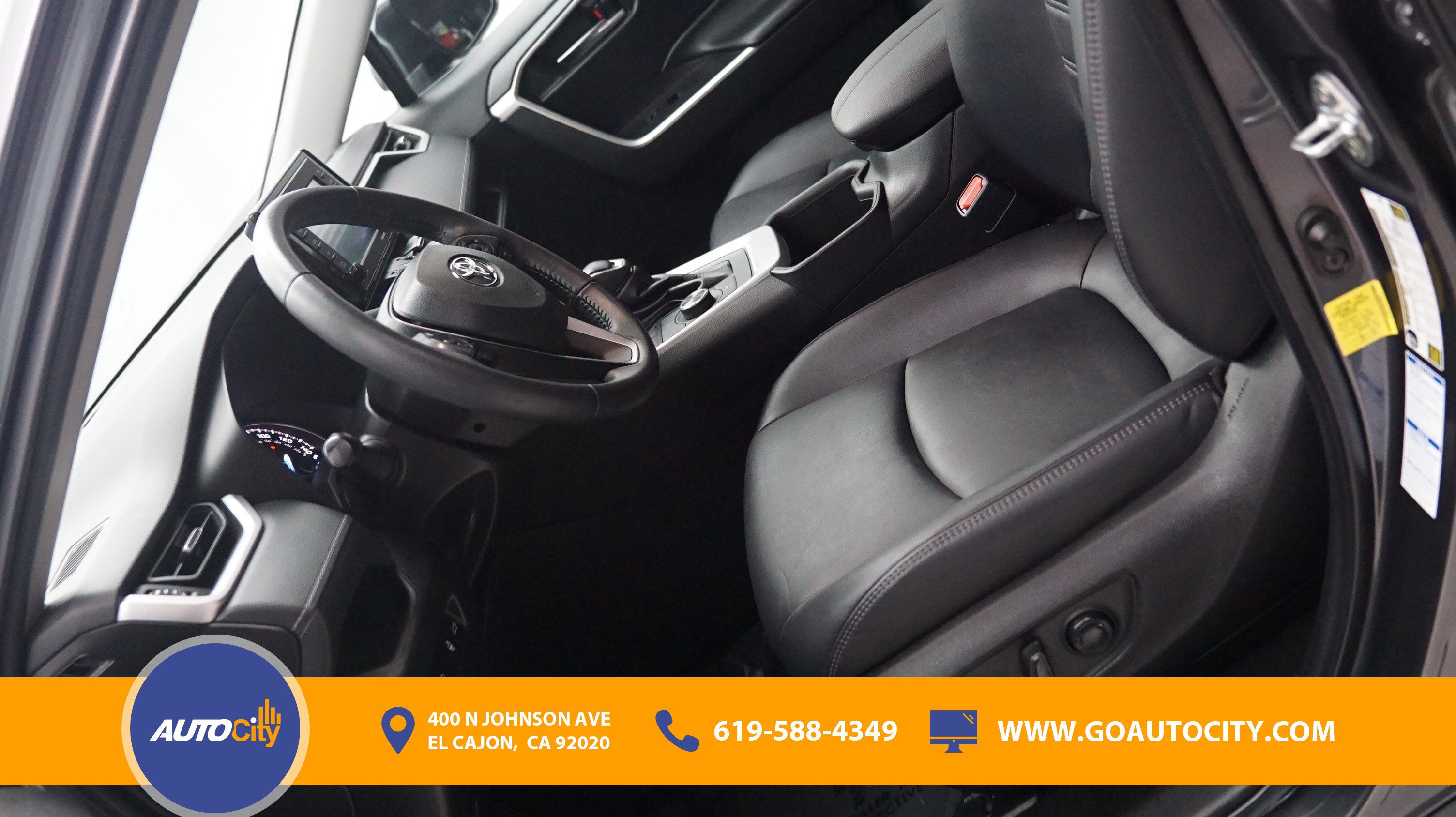 Used 2022 Toyota RAV4 XLE Premium AWD/4WD image 9