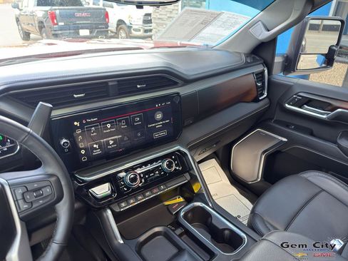 Used 2024 GMC Sierra 3500 Denali w/ Denali Reserve Package AWD/4WD image 17