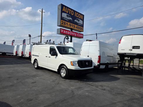 Used 2021 Nissan NV 2500 SV image 26
