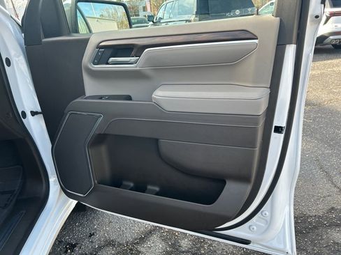 Used 2025 GMC Sierra 1500 SLT image 25