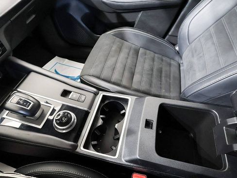 Used 2024 Mitsubishi Outlander FWD image 21