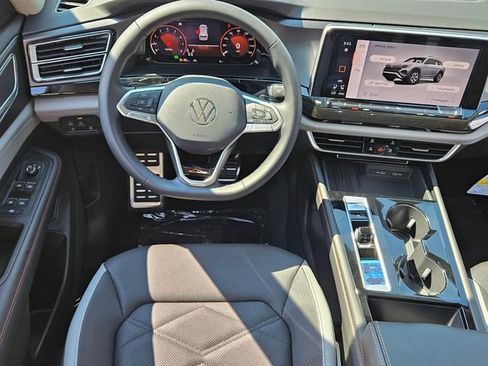 New 2026 Volkswagen Atlas Peak Edition image 7