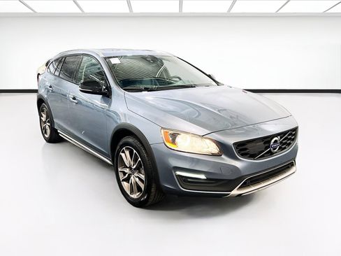 Used 2018 Volvo V60 T5 Cross Country w/ Convenience Package AWD/4WD image 3