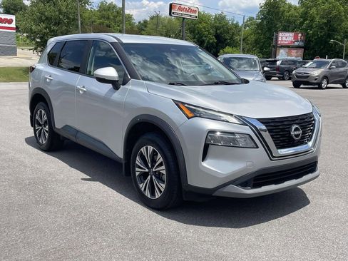 Used 2023 Nissan Rogue SV FWD image 5