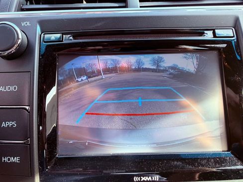 Used 2016 Toyota Camry SE w/ Moonroof Package image 24