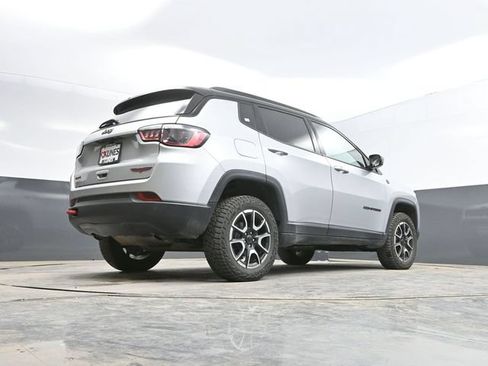 Used 2025 Jeep Compass Trailhawk AWD/4WD image 43