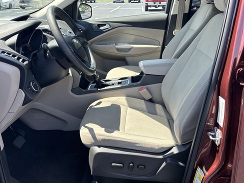 Used 2018 Ford Escape SE FWD image 9