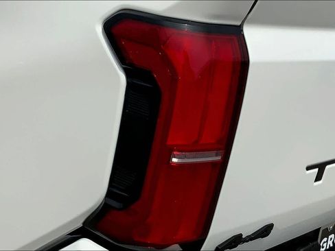 Used 2026 Toyota Tacoma SR5 image 28