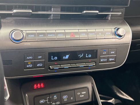 Used 2024 Hyundai Kona Limited AWD/4WD image 14