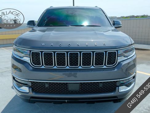 Used 2023 Jeep Wagoneer 4WD w/ Premium Group I image 10