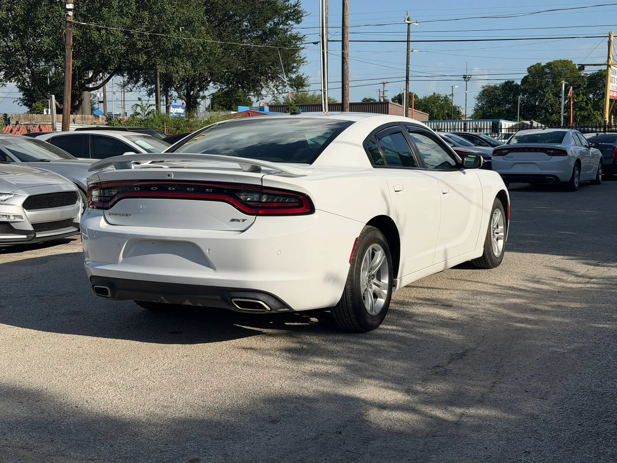 Used 2018 Dodge Charger SXT RWD image 10