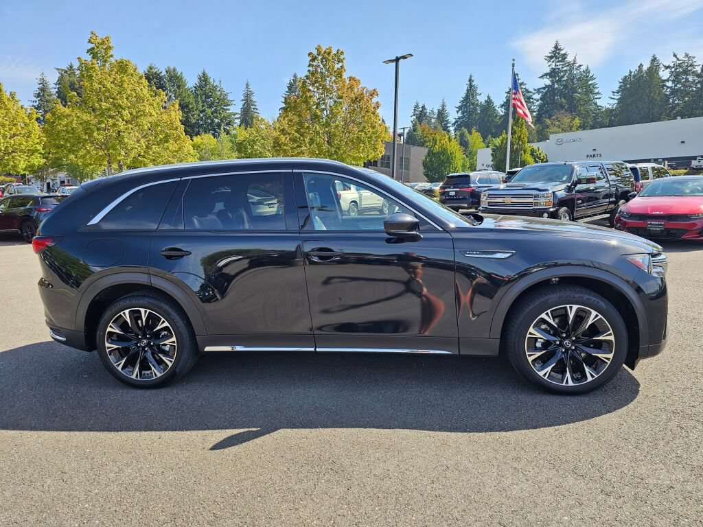 Certified 2025 MAZDA CX-90 Plug-In Hybrid w/ Premium Plus AWD/4WD image 4