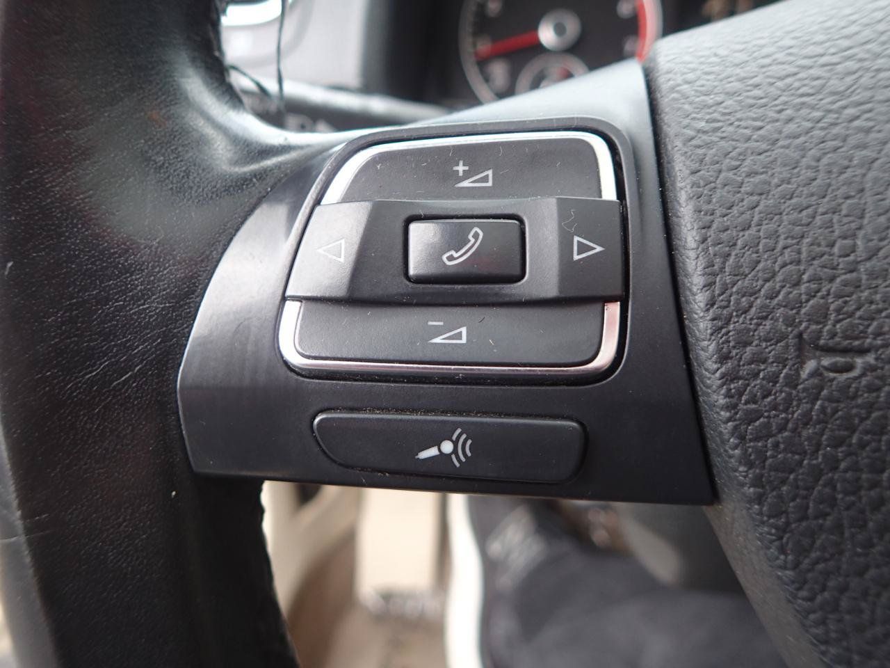 Used 2010 Volkswagen Eos Lux FWD image 21