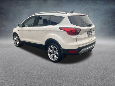 Used 2019 Ford Escape Titanium image 3