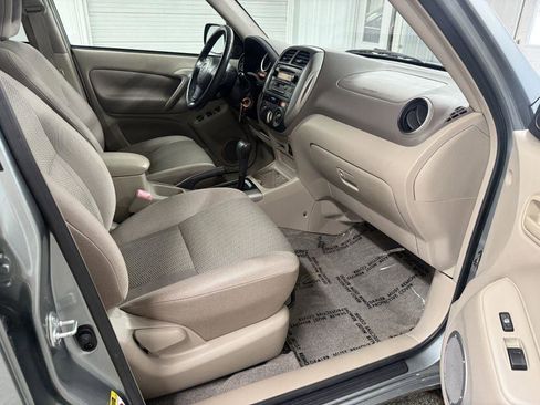 Used 2004 Toyota RAV4 4WD image 29