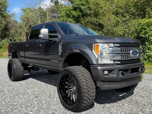 Used 2017 Ford F250 Lariat w/ Lariat Value Package AWD/4WD image 1