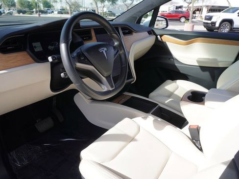 Used 2020 Tesla Model X Long Range image 18