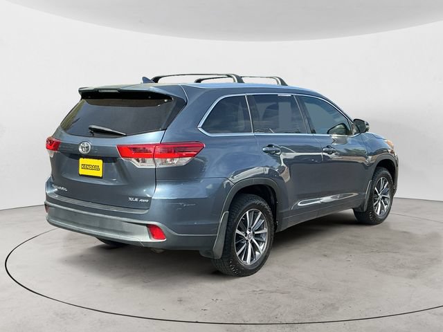 Used 2018 Toyota Highlander XLE AWD/4WD image 5