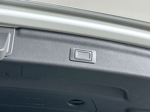 Used 2025 Audi Q3 2.0T Premium image 30