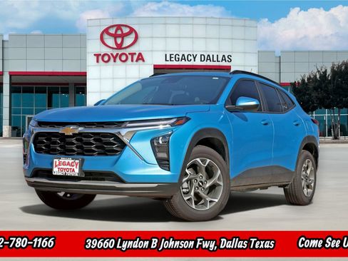 Used 2026 Chevrolet Trax LT w/ Driver Confidence Package FWD image 1