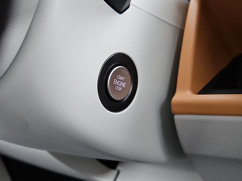 New 2025 Volkswagen ID. Buzz Pro S Plus AWD/4WD image 16