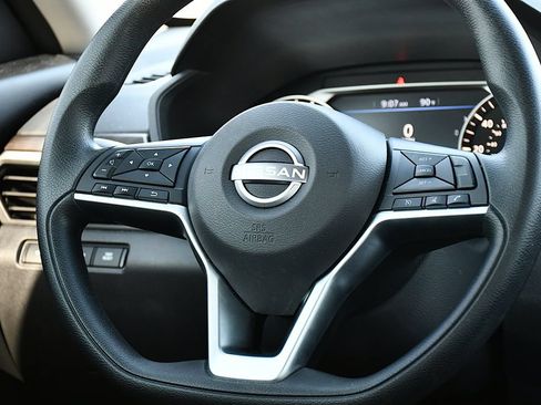 Used 2024 Nissan Altima 2.5 SV FWD image 23
