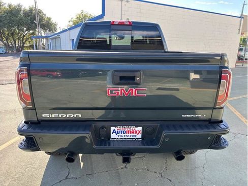 Used 2017 GMC Sierra 1500 Denali w/ Denali Ultimate Package AWD/4WD image 8