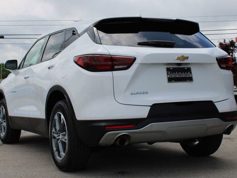 Used 2025 Chevrolet Blazer LT FWD image 16