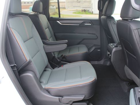 New 2026 GMC Acadia AT4 image 43