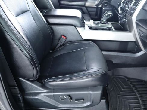 Used 2015 Ford F150 Lariat image 37