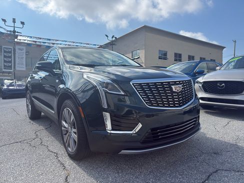 Used 2025 Cadillac XT5 Premium Luxury AWD/4WD image 2