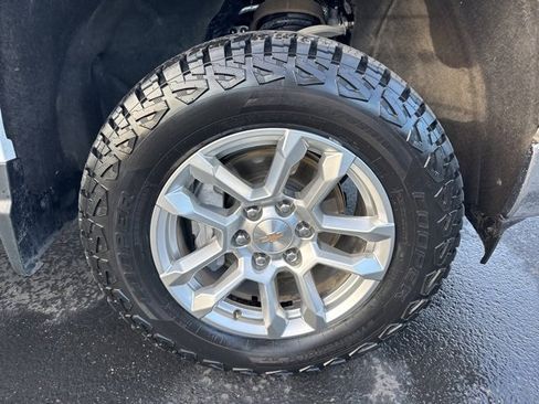 Used 2024 Chevrolet Silverado 1500 LT image 9