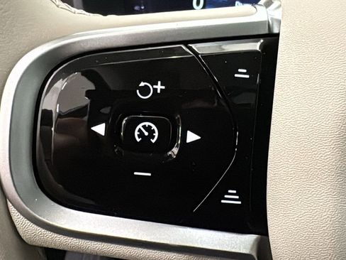 New 2026 Volvo XC90 T8 Ultra w/ Protection Package Premier image 13