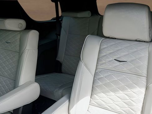 New 2026 Cadillac Escalade Platinum Sport w/ LPO, ONYX Package image 20