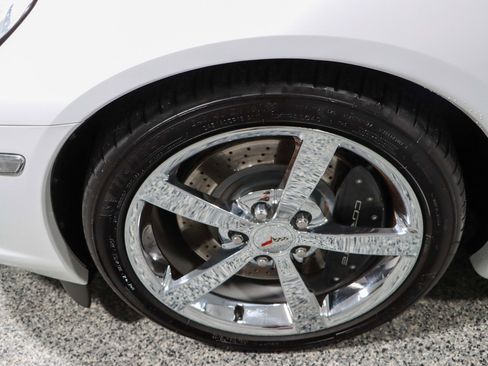 Used 2009 Chevrolet Corvette Coupe w/ Z51 Performance Package RWD image 11