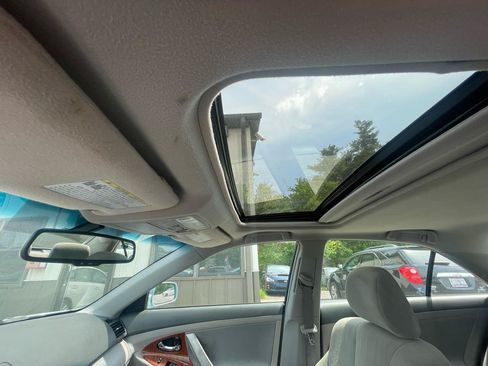 Used 2009 Toyota Camry XLE FWD image 16