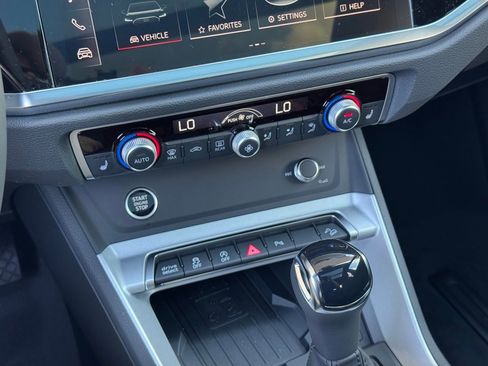 New 2025 Audi Q3 2.0T Premium image 35