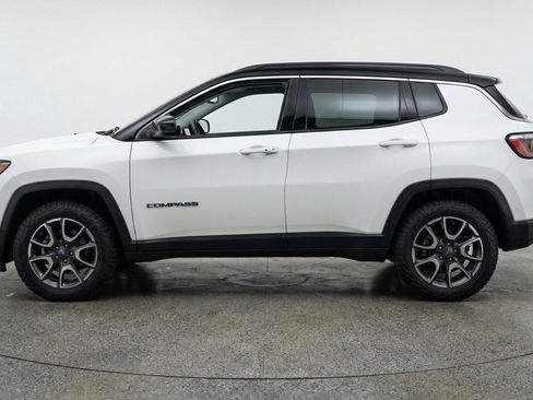 Used 2025 Jeep Compass Trailhawk AWD/4WD image 5