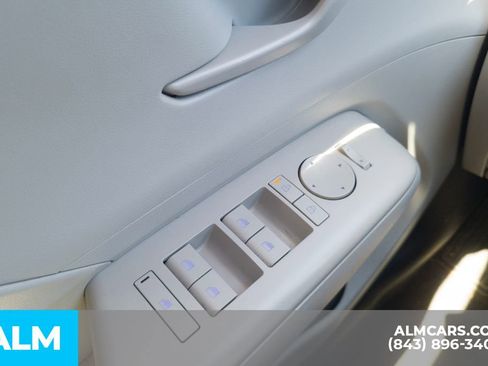 Used 2024 Hyundai Kona SEL image 14