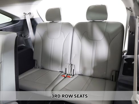 Used 2023 Kia Sorento S w/ Panoramic Sunroof Package AWD/4WD image 9