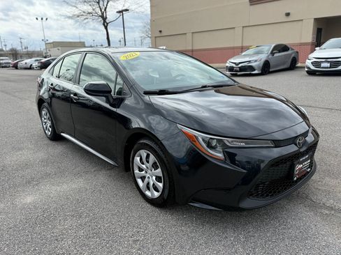 Used 2021 Toyota Corolla LE image 6