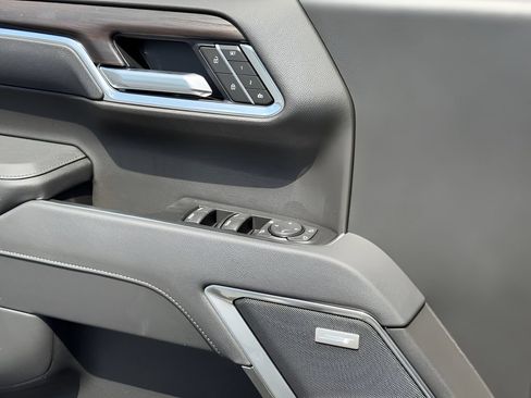 New 2026 GMC Sierra 1500 SLT AWD/4WD image 13