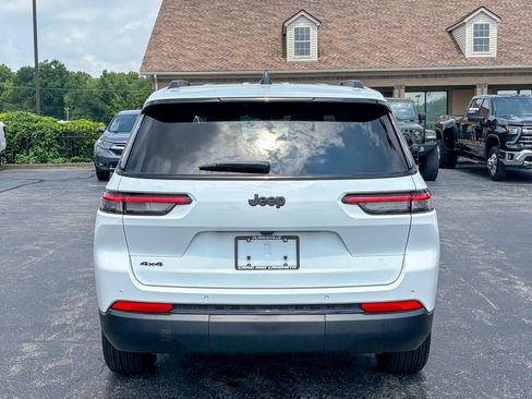 Used 2025 Jeep Grand Cherokee L Altitude AWD/4WD image 15