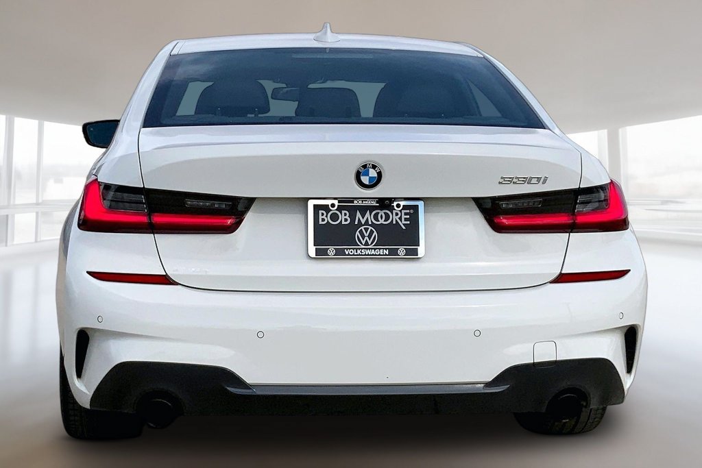 Used 2021 BMW 330i Sedan w/ M Sport Package RWD image 4