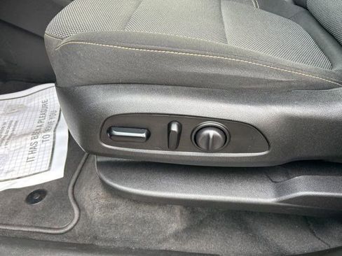 Used 2020 Chevrolet Traverse LT image 14