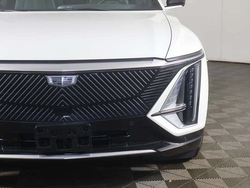 Used 2024 Cadillac Lyriq Tech RWD image 14