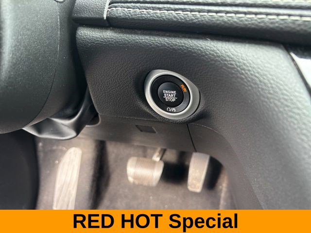 Used 2023 Chrysler Pacifica Touring FWD image 20