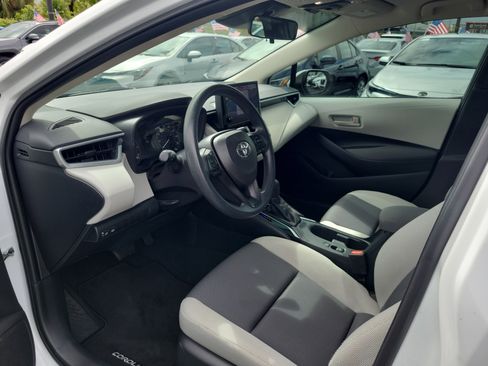 Used 2023 Toyota Corolla LE FWD image 19