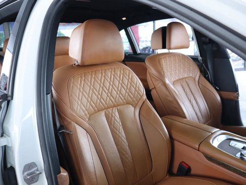 Used 2016 BMW 750i RWD image 38